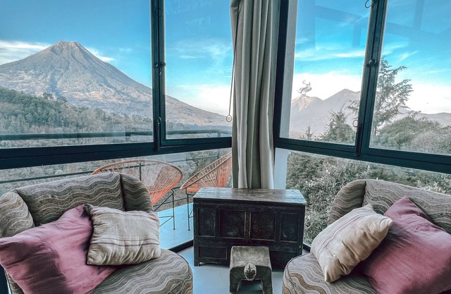 Luxurious Artist Villa 15 min from Antigua, Volcano Views!