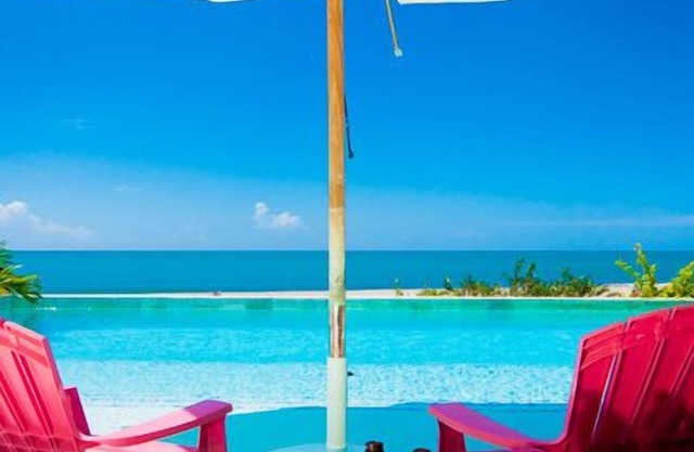 Luxurious Beach Front Villa with Pool - Out of the Blue Villa