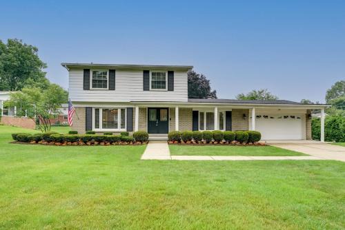 Luxurious Bloomfield Hills Oasis with Pool and Spa!