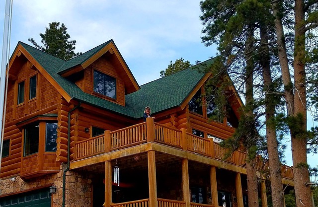 Luxurious Cabin Located In Northwest Colorado, USA