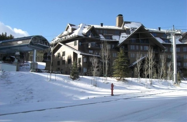 Luxurious Crystal Peak Lodge, 2 BR/2 BA, Ski-in/Ski-Out