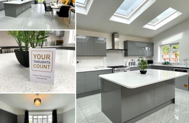 Luxurious Detached Holiday House Free Parking near Airport Town Centre Railway Station