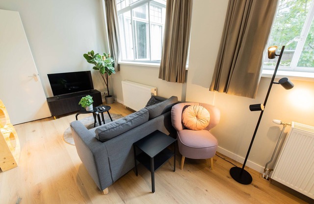 Luxurious Dowtown 3BDR Apartment WS