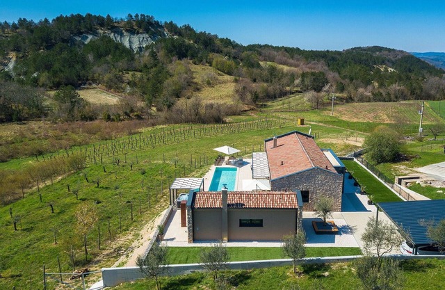 Luxurious home in Hum with sauna