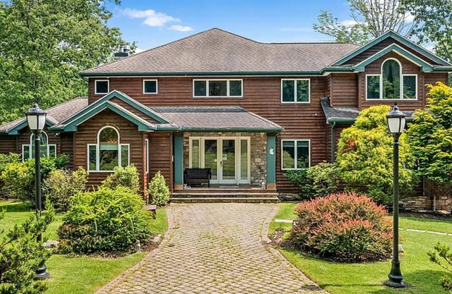Luxurious Home in The Poconos