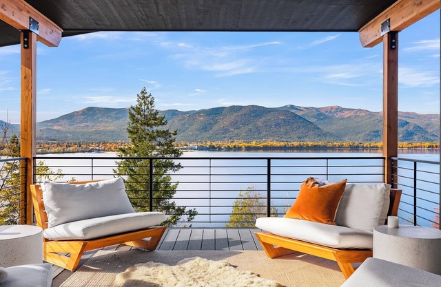 Luxurious home w/hot tub & boat slip