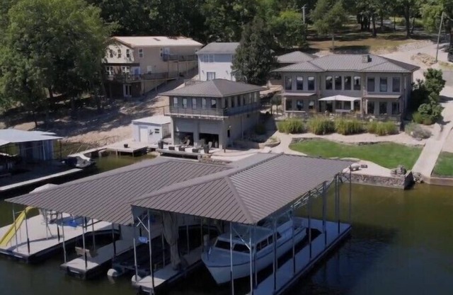 Luxurious indulgence in your very own, modern lakefront home