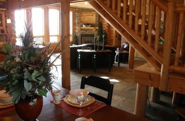 Luxurious Log Home with Mille Lacs Lake Sunrise Views