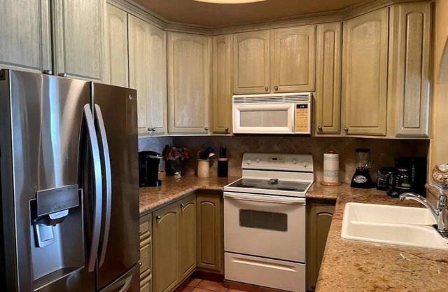 Luxurious oceanfront apartment LMB2