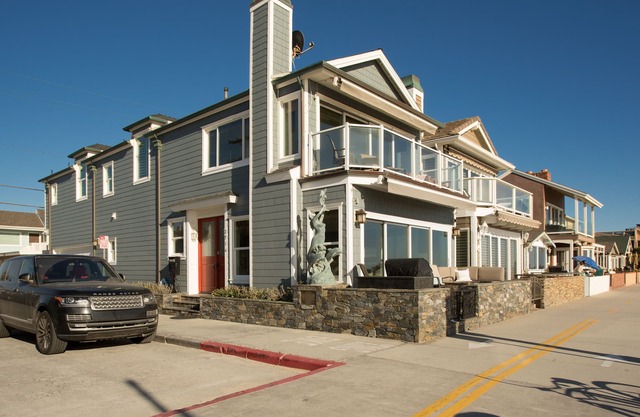 Luxurious, Ocean Front best location on the peninsula