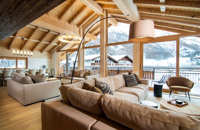 Luxurious penthouse in a prime location in Haus Berghof
