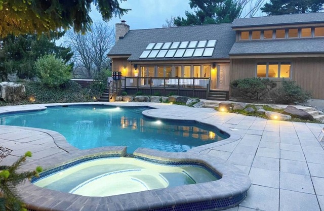 Luxurious/Private-Heated pool, Hot tub & Tennis/Golf/Ski in-Ski Out Mnt. Creek