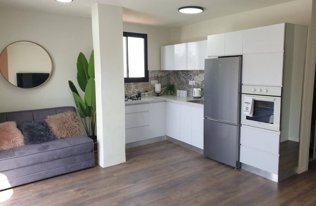 Luxurious rooftop 2 bedrooms+terrace apartment suitable for a couples/families