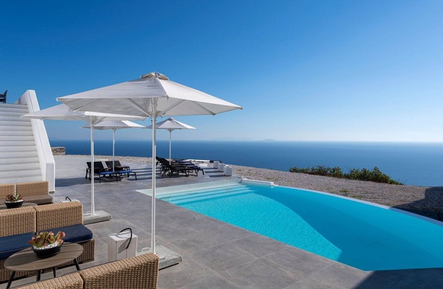Luxurious Santorini Escape | Villa Imerovigli | Private Infinity Pool |.