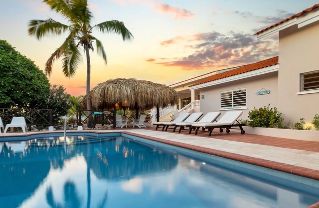Luxurious, Spacious, Private Villa with Magna Pool & Magnificent Tropical Garden