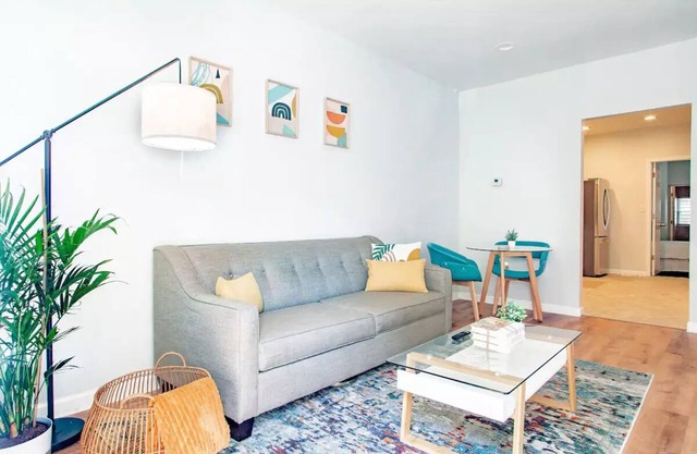 Luxurious Three Bedroom in Patterson Park