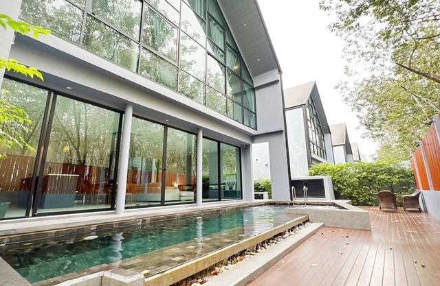 Luxurious villa with 3 BR in Bangtao, Phuket