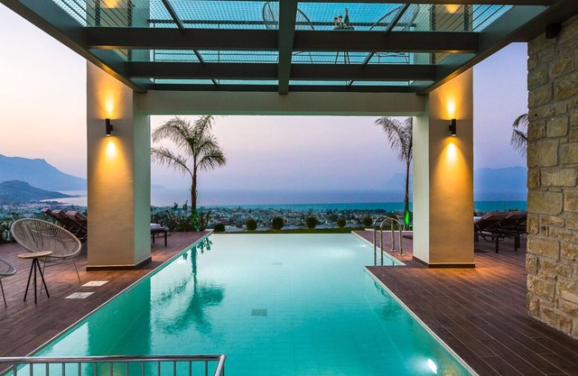 Luxurious villa Emilia with amazing view