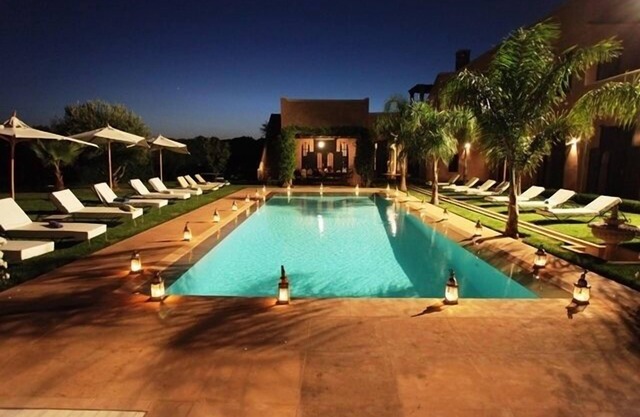 luxurious villa overlooking the atlas, 15 x6 pool, golf driving range, tennis