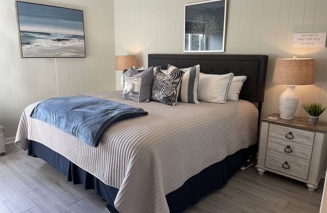 Luxuriously Coastal Beach Front Condo - Welcome to Sea La Vie!