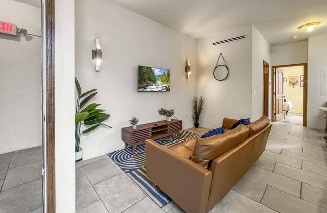 Luxury 1BD | 1 Bed | South St