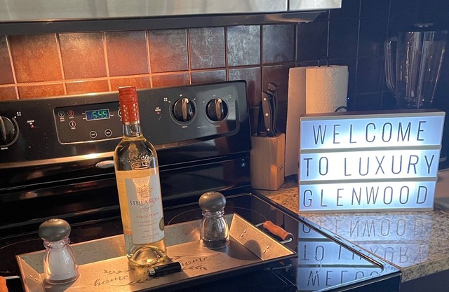 Luxury 1Bedroom Loft in Glenwood Near Grant Park/ with Pool