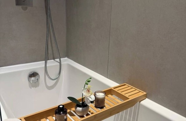 Luxury 1BR Apartment| Prime Slough Location