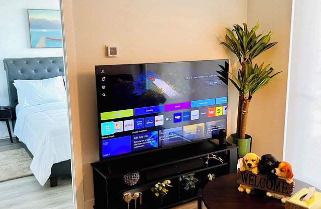 Luxury 1BR Condo | Sophisticated & Stylish Stay by Square One