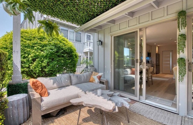 Luxury 1BR Townhouse in Sag Harbor Walk to Dining & Waterfront
