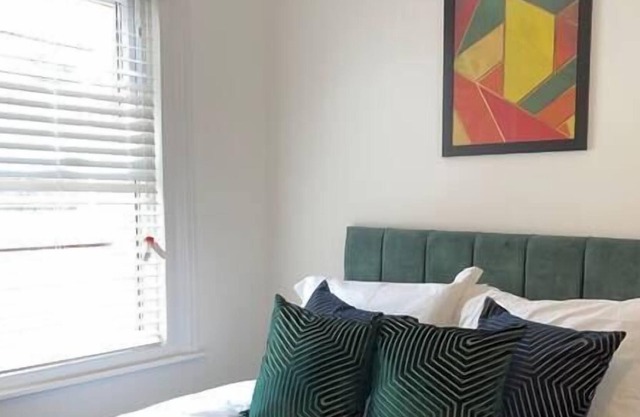 Luxury 2 Bedroom Town Centre Apartment