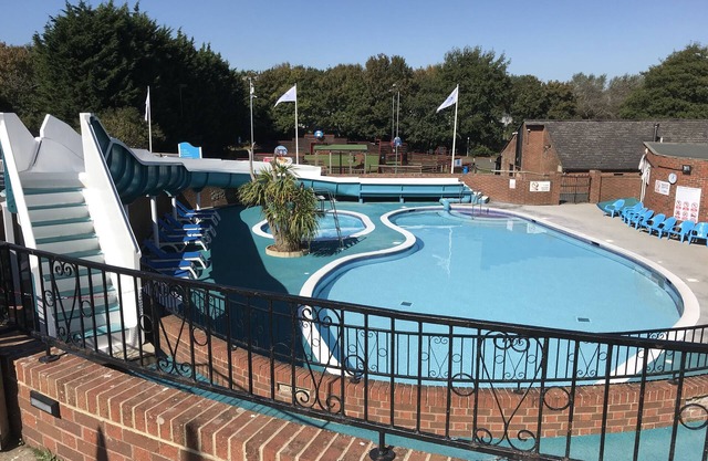 Luxury 2 Bedroom Caravan MC35, Shanklin, Isle of Wight