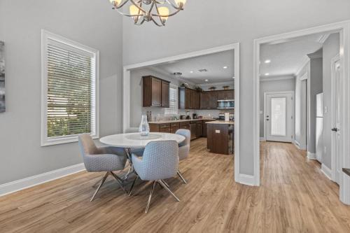 Luxury 2 Bedroom Townhouse #1