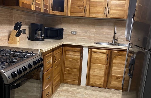 Luxury 2BR 2BA APT W. AC & Garage