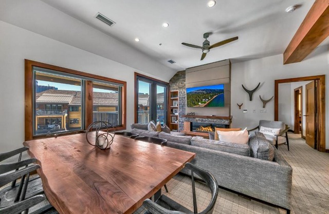 Luxury 2Br Residence steps from Heavenly Village & Gondola condo