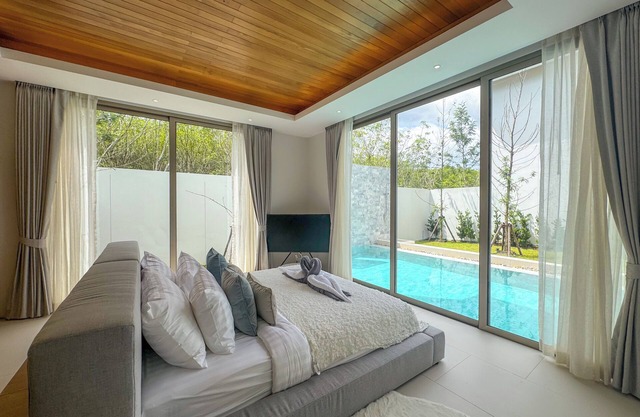 Luxury 3BR Pool Villa PrideLux 4 L10