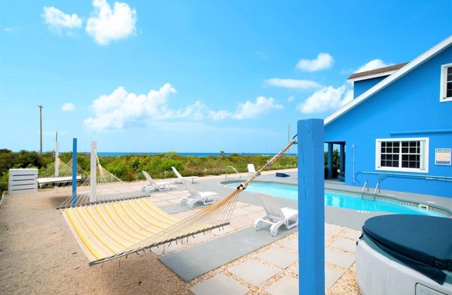 Luxury 4 Bdr Ocean View Home w Pool Hot Tub