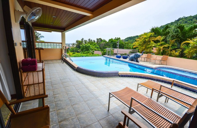 Luxury 4 Bed Pool Villa with Chef
