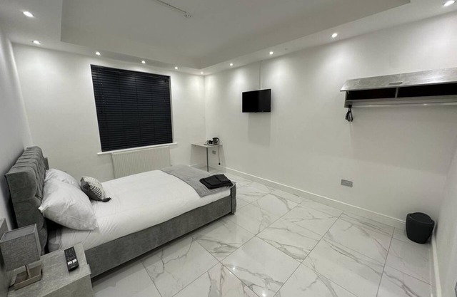 Luxury 4 bedroom studio apartment