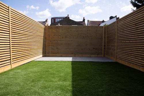 Luxury 4-Bedroom Haven Garden Parking