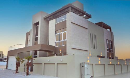 Luxury 5 Bedroom Villa Nad Al Sheba