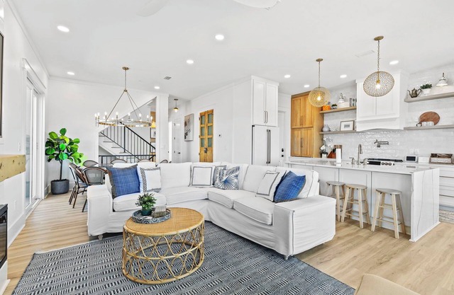 Luxury 5 BR Beach House - Lagoon Views w Heated Pool