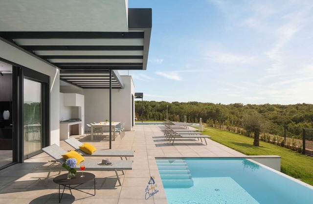 Luxury 5-Star Spa Villa for Up to 12 Guests