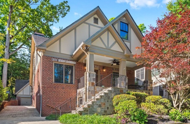 Luxury 6-Bedroom Home in Prime Decatur Neighborhood, Near DT ATL