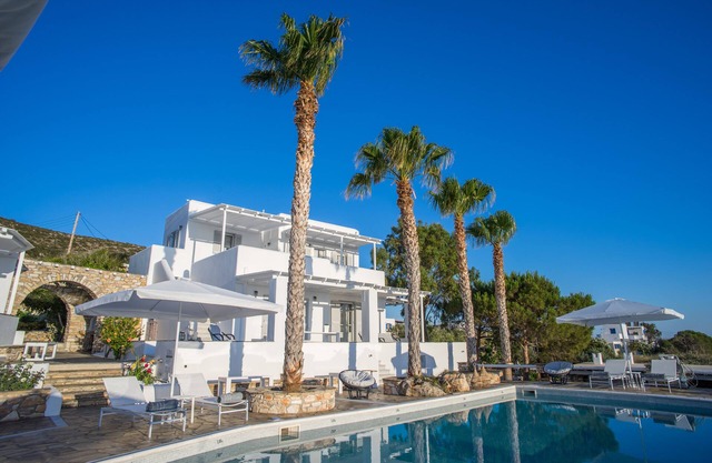 Luxury, 6 br, Sea Front Villa, Villa Agia Irini Cove with private pool