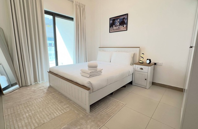 Luxury and Cozy 1-BHK W/Huge Balconies, Pool & Gym near Silicon Central Mall