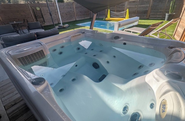 Luxury Apartment with Heated Pool & Private Jacuzzi - Côte d'Azur