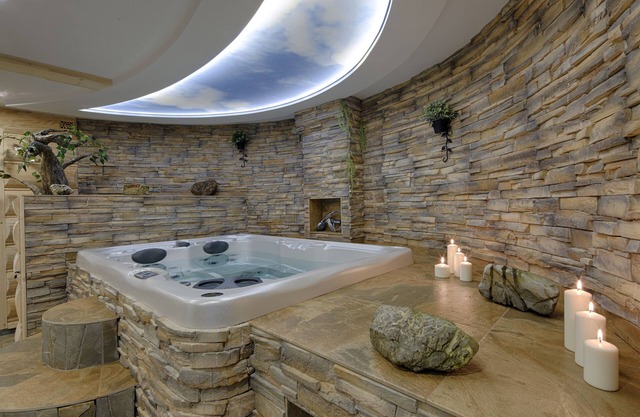 Luxury apartaments with SPA, combining traditional mountain folk with comfort