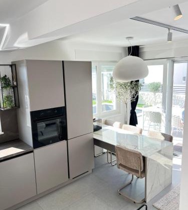 Luxury apartment Black Pearl Beluga with private Pool and Jacuzzi