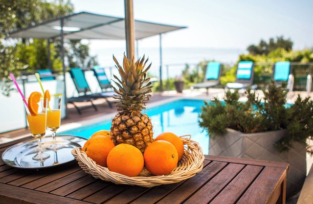 ☆ Luxury apartment ☆ Heated pool ☆ Private parking