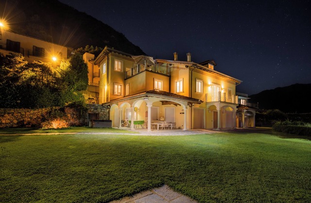 Luxury Apartment with shared pool